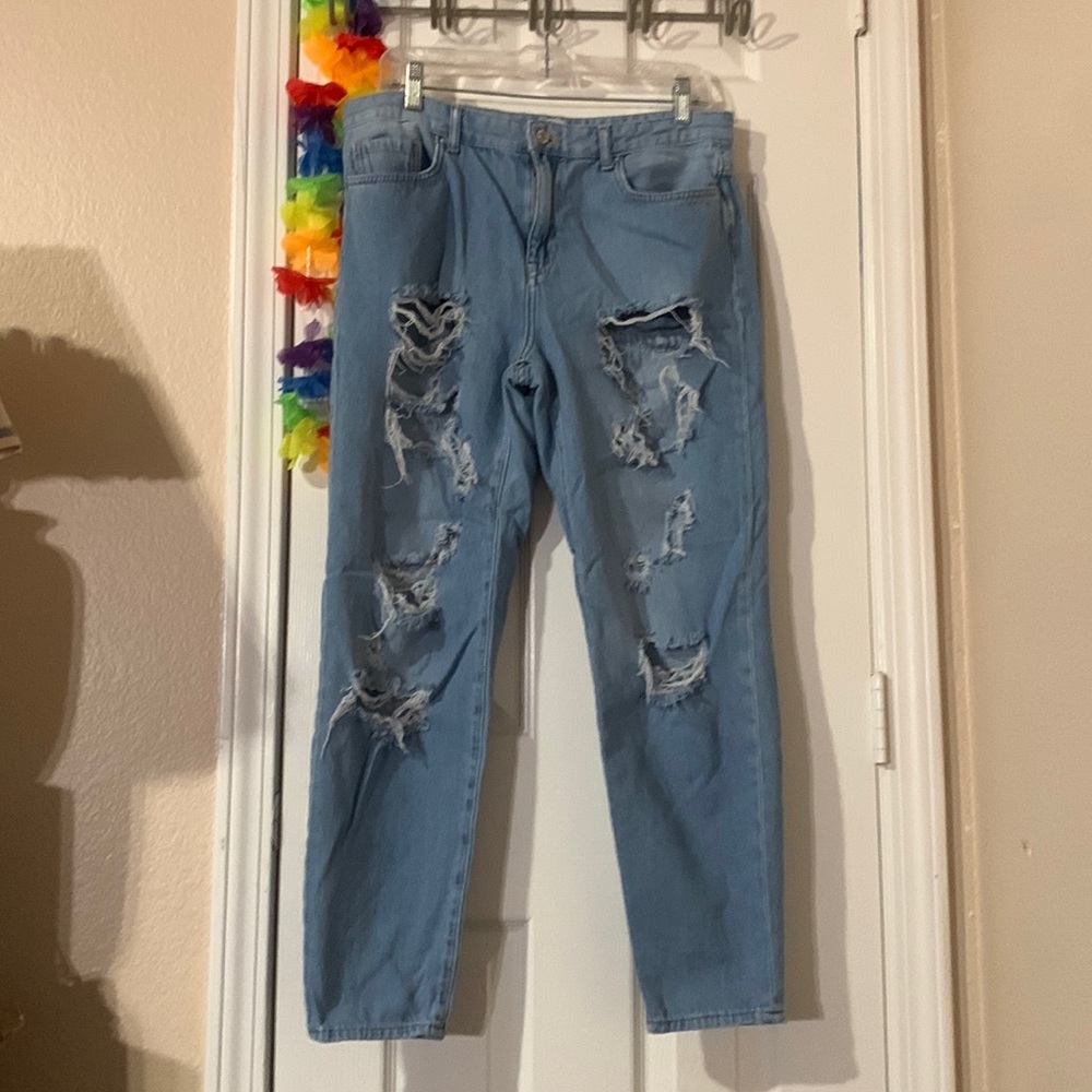Women’s ripped jeans by forever 21